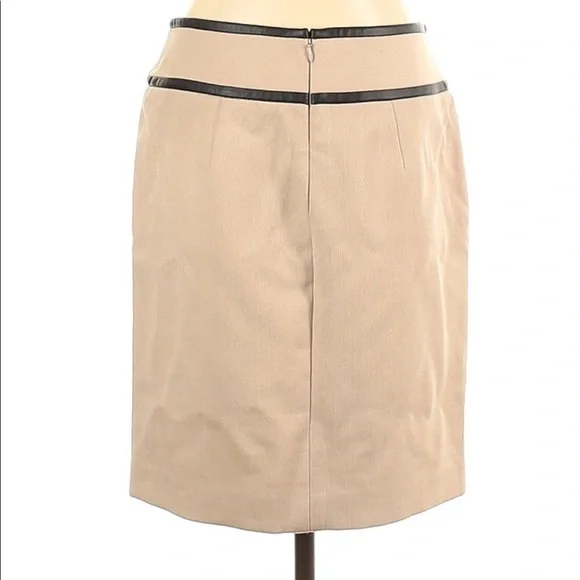 ANN TAYLOR Pencil knee length skirt. Tan color. 4 - Picture 2 of 4